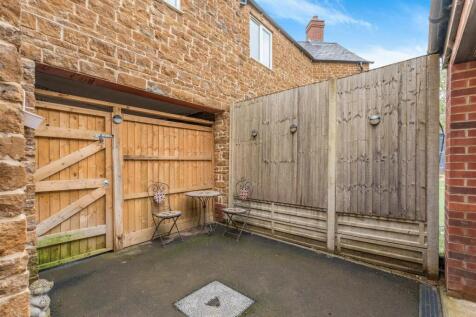 30 Nickling Road, Banbury-12.jpg