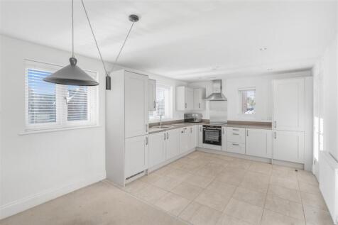 14 Vera Wood Close, Adderbury-8.jpg