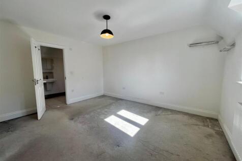 Bedroom iii.jpg