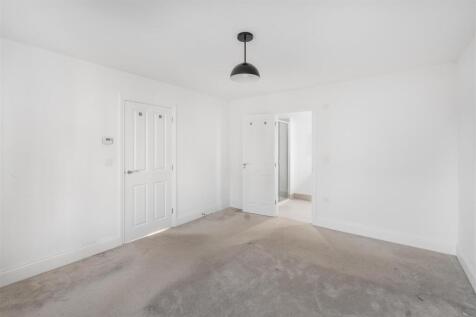 Bedroom ii.jpg