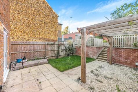 14 Vera Wood Close, Adderbury-12.jpg
