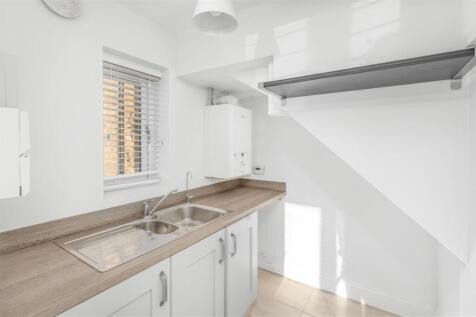 14 Vera Wood Close, Adderbury-11.jpg