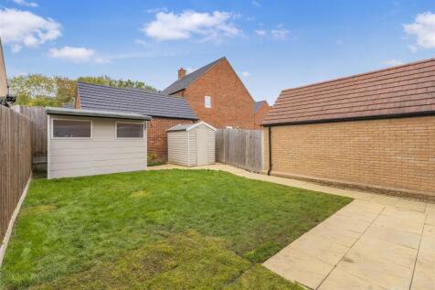 24 Bidwell Road, Banbury-16.jpg