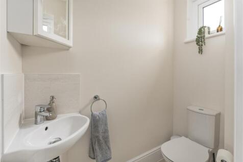 24 Bidwell Road, Banbury-6.jpg