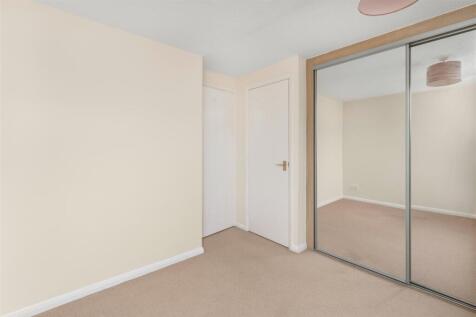 11 Heron Close, Woodford Halse-17.jpg