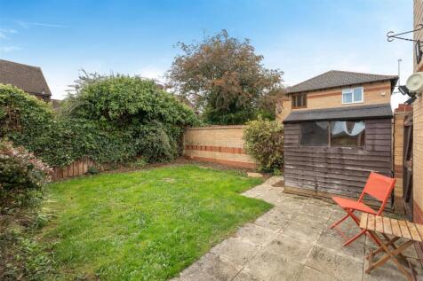 11 Heron Close, Woodford Halse-11.jpg