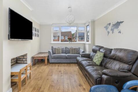 105 Sinclair Avenue, Banbury-3.jpg