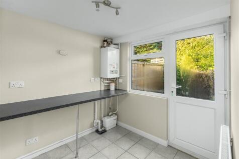 24 Keats Road, Banbury-9.jpg