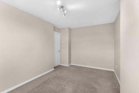 24 Keats Road, Banbury-16.jpg