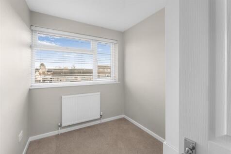 24 Keats Road, Banbury-18.jpg