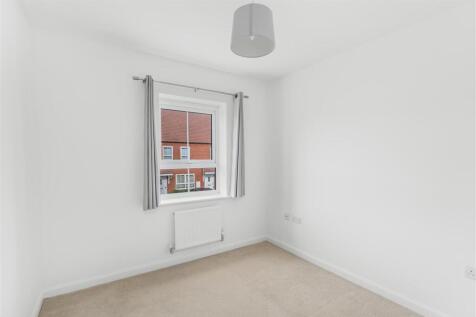 25 Wren Crescent-18.jpg