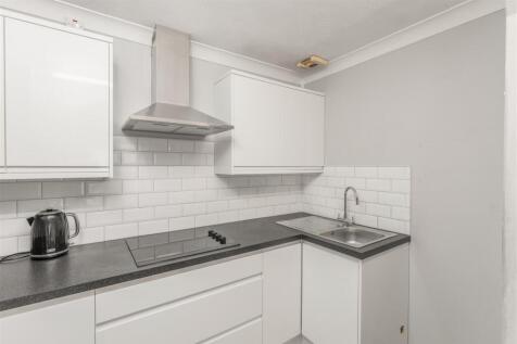 39 Chamberlaine Court, Banbury-9.jpg