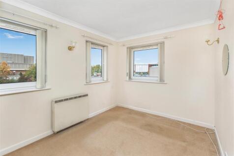 39 Chamberlaine Court, Banbury-13.jpg