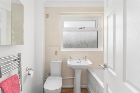 46 Kingfisher Drive, Banbury-23.jpg