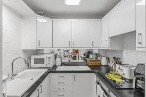 51 Chamberlaine Court, Banbury-9.jpg