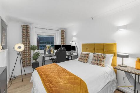 51 Chamberlaine Court, Banbury-12.jpg