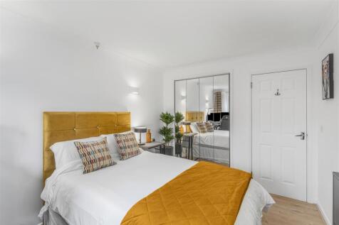 51 Chamberlaine Court, Banbury-13.jpg