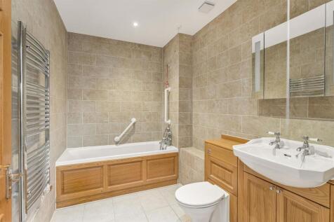 Apartment 10, Godswell Park, Bloxham-14.jpg