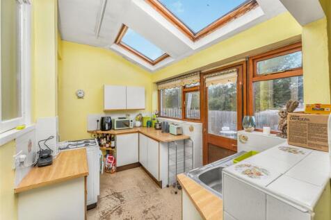 26 Ruscote Avenue, Banbury-8.jpg