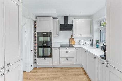 22 Austin Drive, Banbury-11.jpg