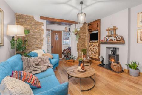 34 Queens Street, Middleton Cheney-5.jpg