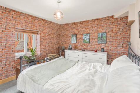 34 Queens Street, Middleton Cheney-15.jpg