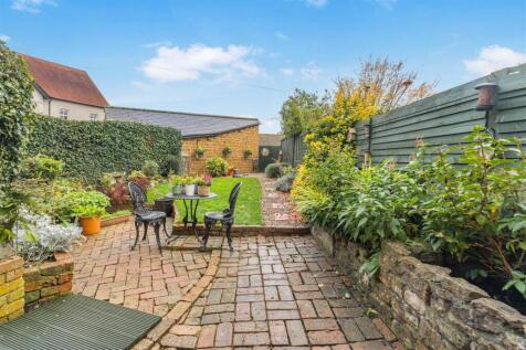 34 Queens Street, Middleton Cheney-10.jpg