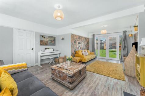 18 Chacombe Road, Middleton Cheney-6.jpg