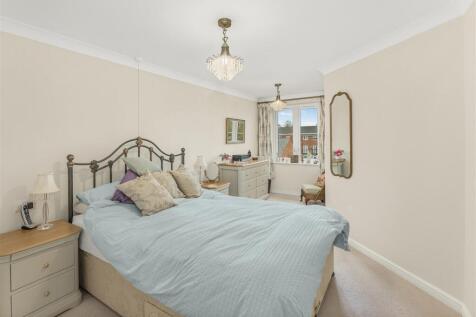 39 Foxhall Court, Banbury-11.jpg