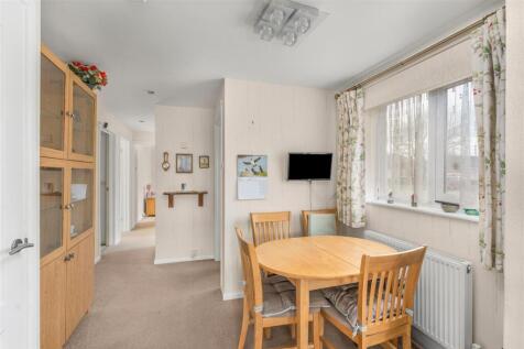 12 Briar Close, Banbury-10.jpg