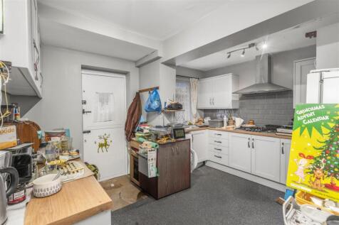 50 Manor Road, Banbury-9.jpg