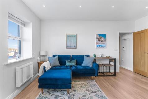 Flat 8, 30 Crouch Street, Banbury-14.jpg