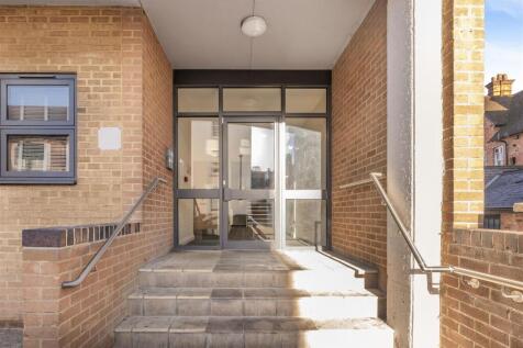 Flat 8, 30 Crouch Street, Banbury-3.jpg