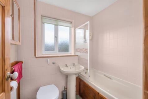 15 Avocet Way, Banbury-25.jpg