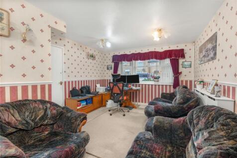 32 Beaumaris Close, Banbury-7.jpg