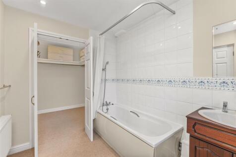 20 Lake Walk, Adderbury-14.jpg