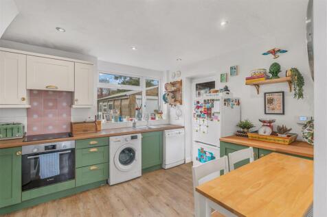 23 Newcombe Close, Milcombe-7.jpg