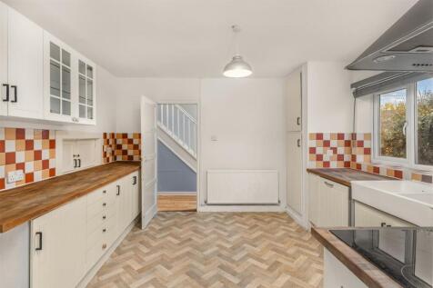 26 Cherry Road, Banbury-10.jpg