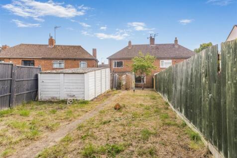 23 Cherry Road, Banbury-11.jpg