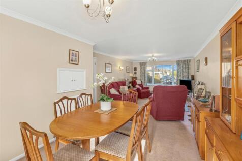 7 Lawrence Leys, Bloxham-8.jpg