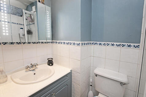Ensuite shower