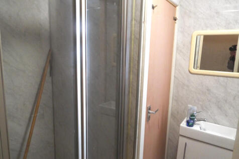 215b Shower