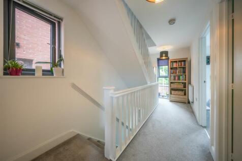FIRST FLOOR LANDING