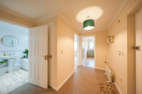 GROUND FLOOR APARTMENT HALLWAY