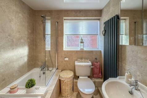 BATHROOM/ W.C.