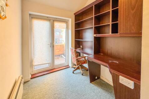 FOURTH BED / HOME OFFICE