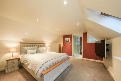 BEDROOM SUITE