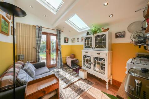 GARDEN ROOM