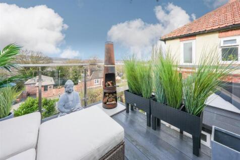 BALCONY / TERRACE