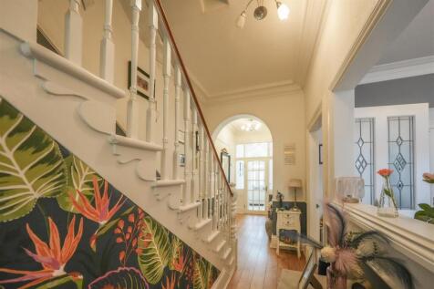 ENTRANCE HALLWAY